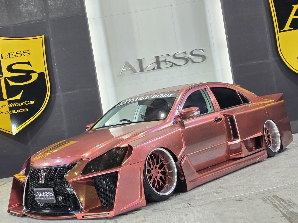 アオシマ　VLINE GRS202 CROWN  Saloon 1/24 TOYOTA GRS202 CROWN ROYALSALOON '08/'10 - AOSHIMA SCALE